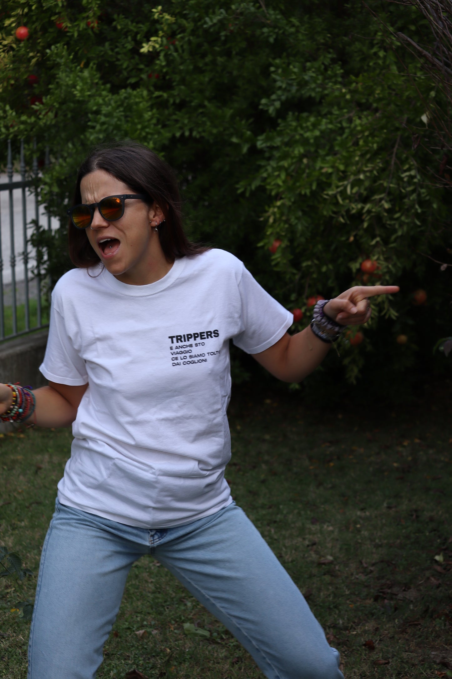 T-shirt 'E ANCHE STO VIAGGIO CE LO SIAMO TOLTO DAI COGLIONI'